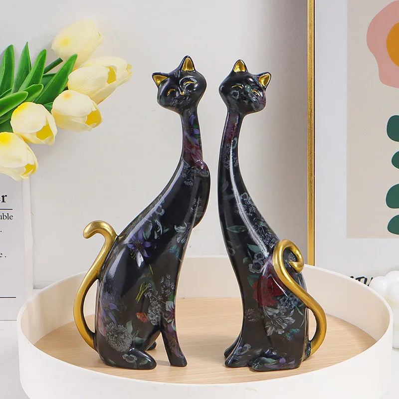 Artisan Graffiti Lovers Cat Figurines